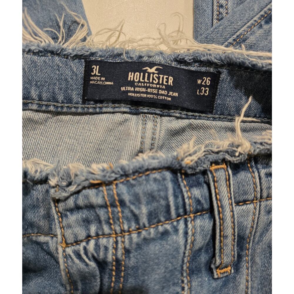 Hollister Women’s Ultra High-Rise Dad Jeans Raw Hem Light Wash - Picture 8 of 10